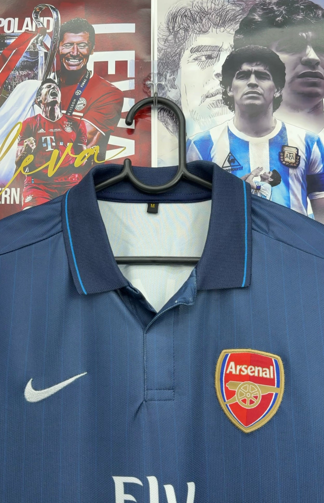 ARSHAVIN ARSENAL 09-10 AWAY KIT