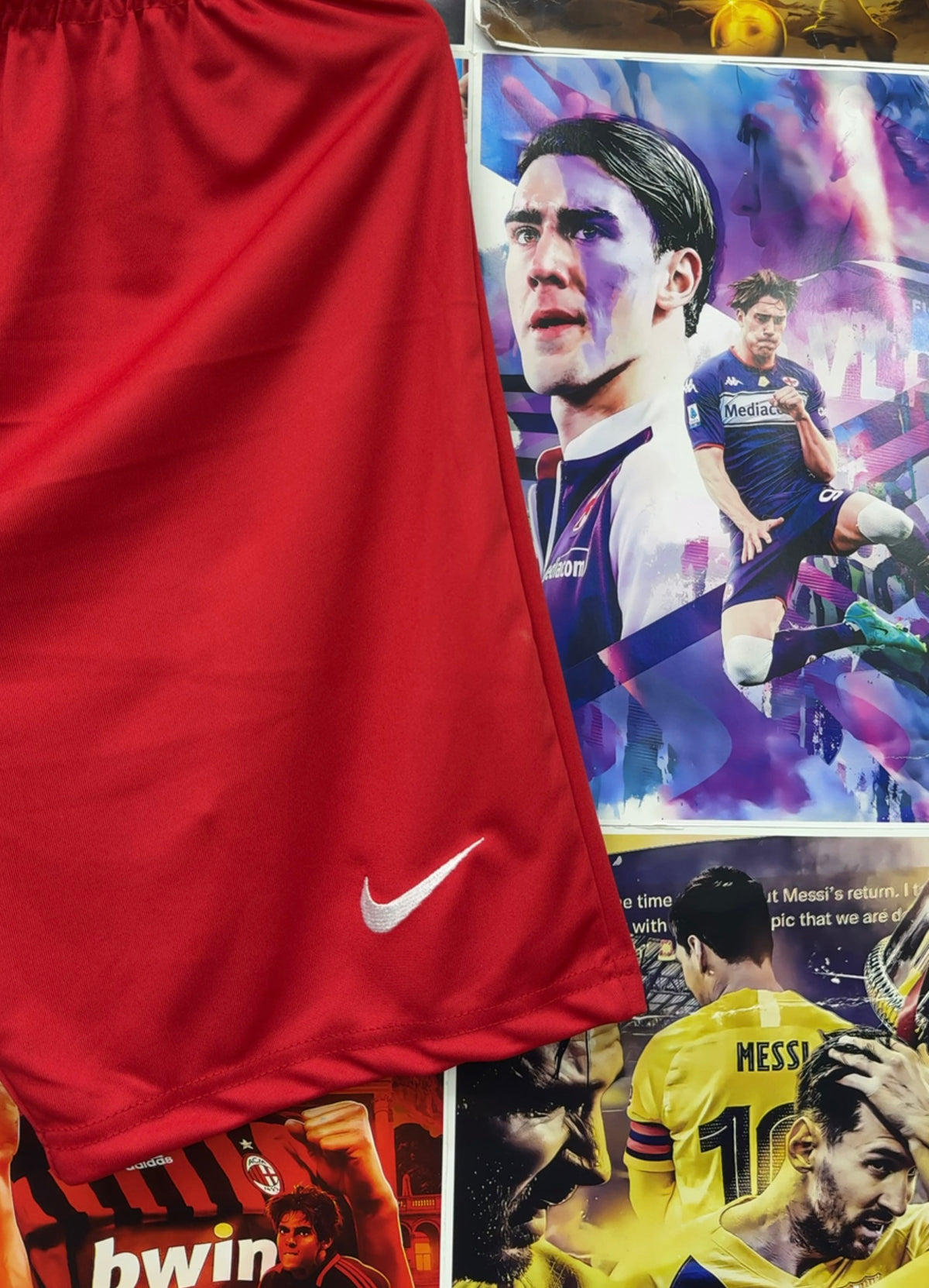 RED SHORTS (NIKE)