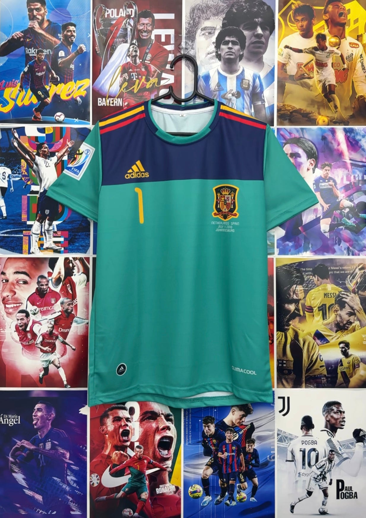 CASILLAS SPAIN 2010 GK KIT