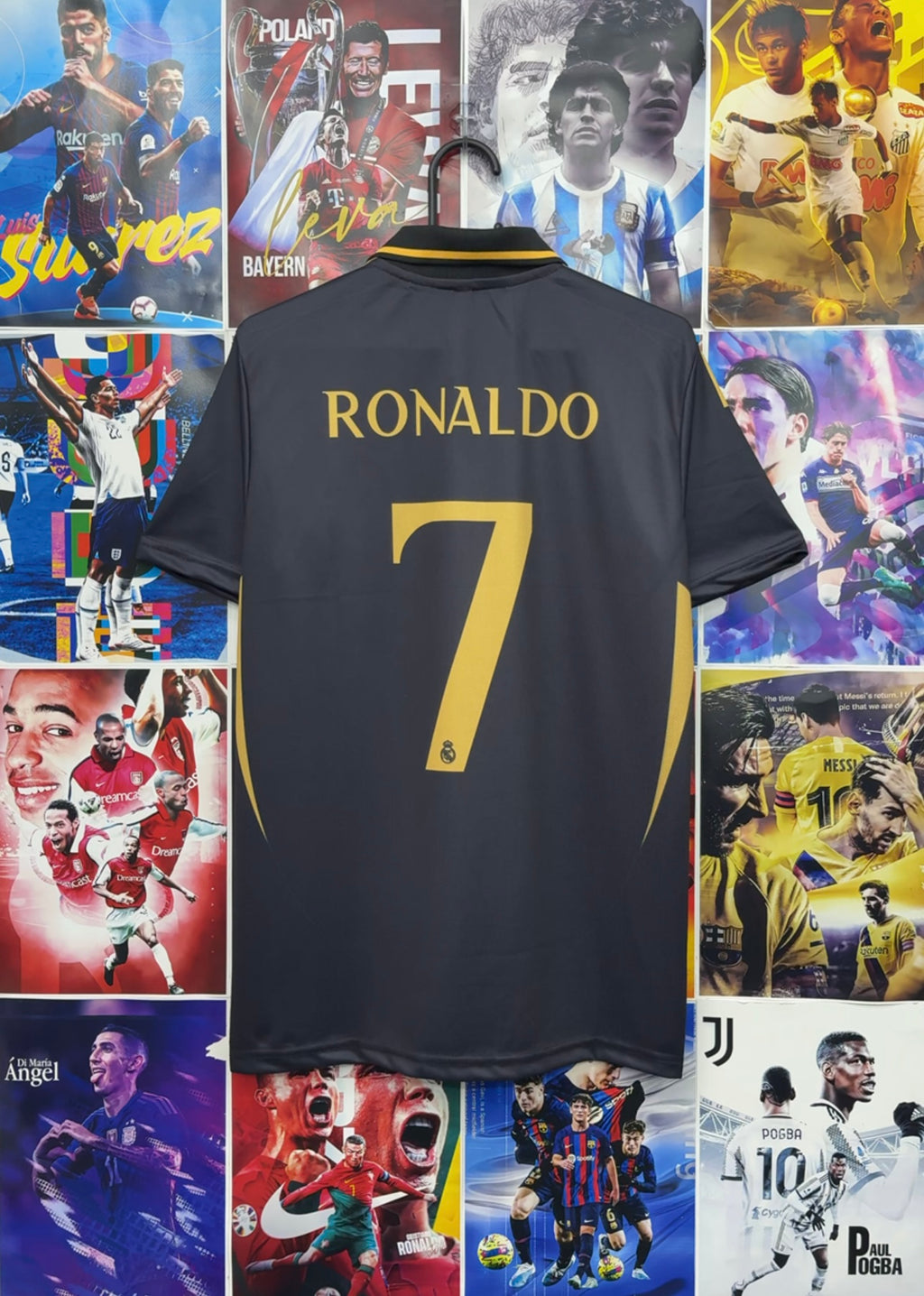 RONALDO REAL MADRID BLACK SPECIAL EDITION KIT