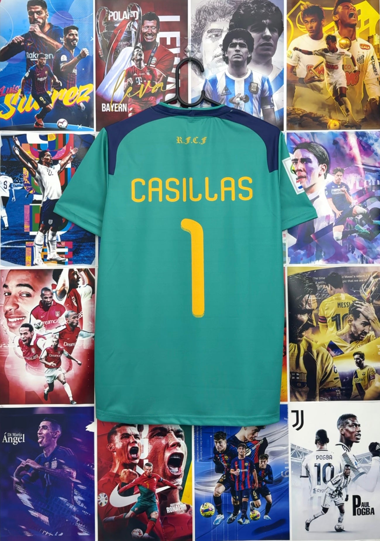 CASILLAS SPAIN 2010 GK KIT