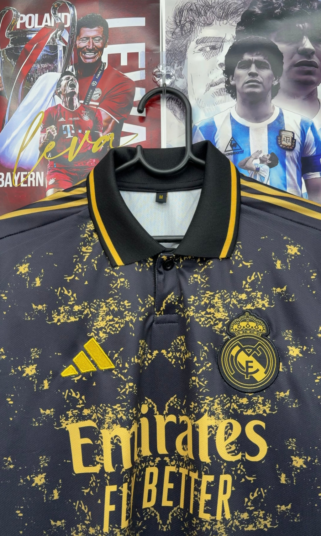 RONALDO REAL MADRID BLACK SPECIAL EDITION KIT